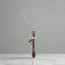 Abrazo Infinito: Collar que Conecta Corazones