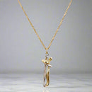 Abrazo Infinito: Collar que Conecta Corazones